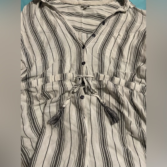 Kidney Striped white and Black Button Down Women's Top - Picture 2 of 5